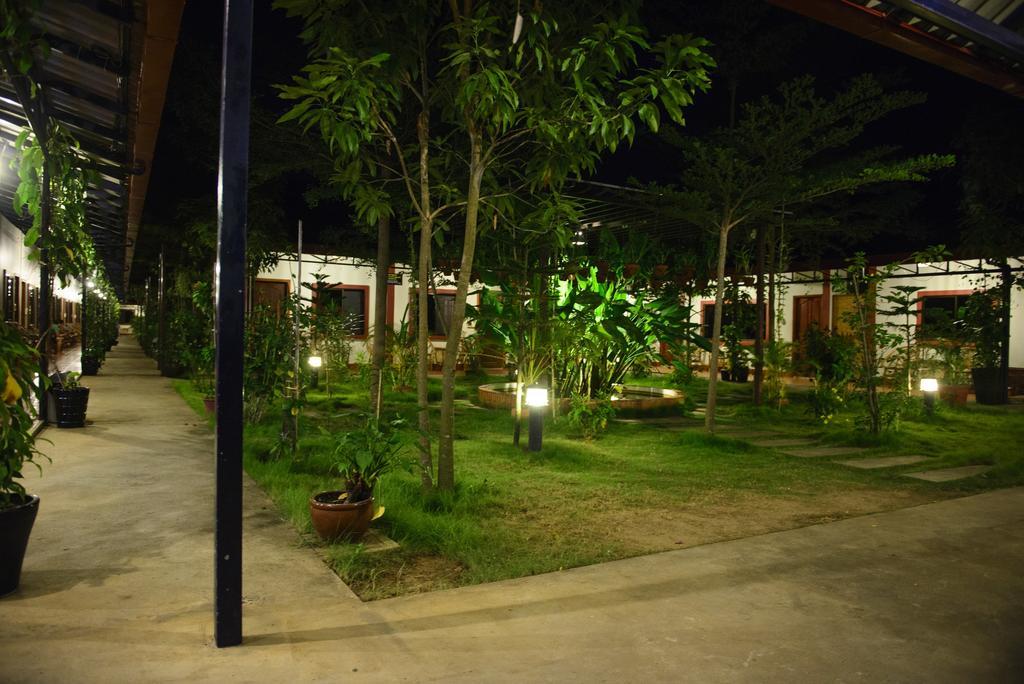 Zana Beach Guesthouse Sihanoukville Exterior photo