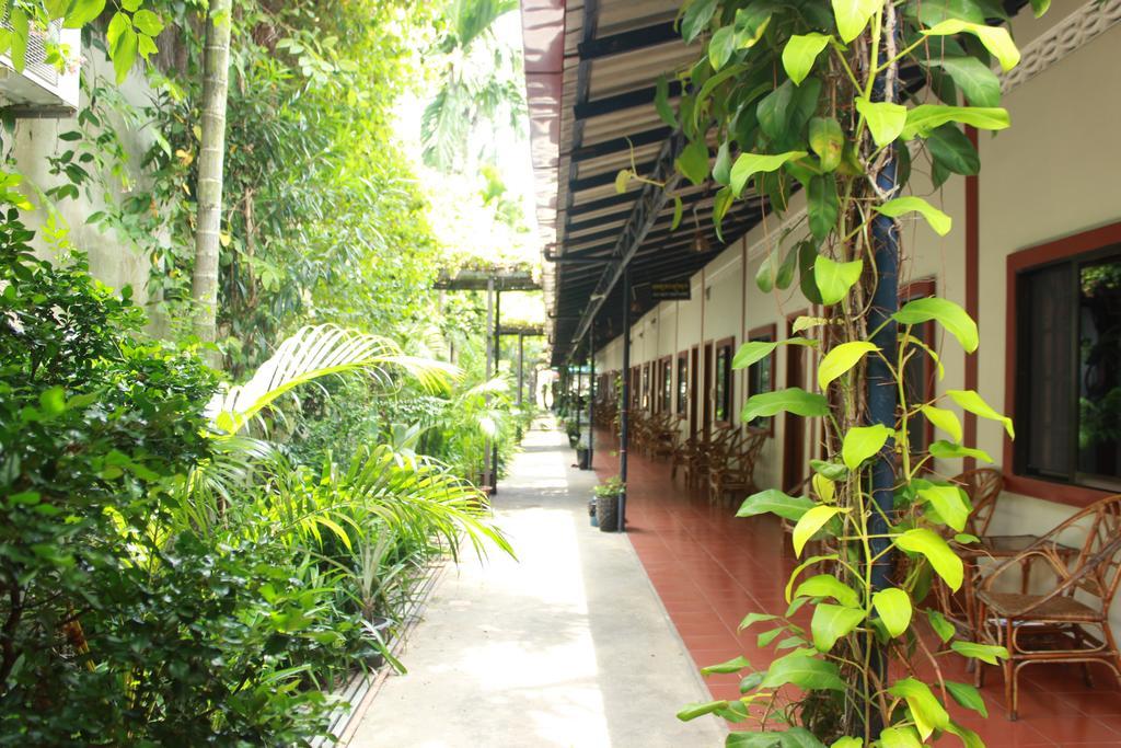 Zana Beach Guesthouse Sihanoukville Exterior photo