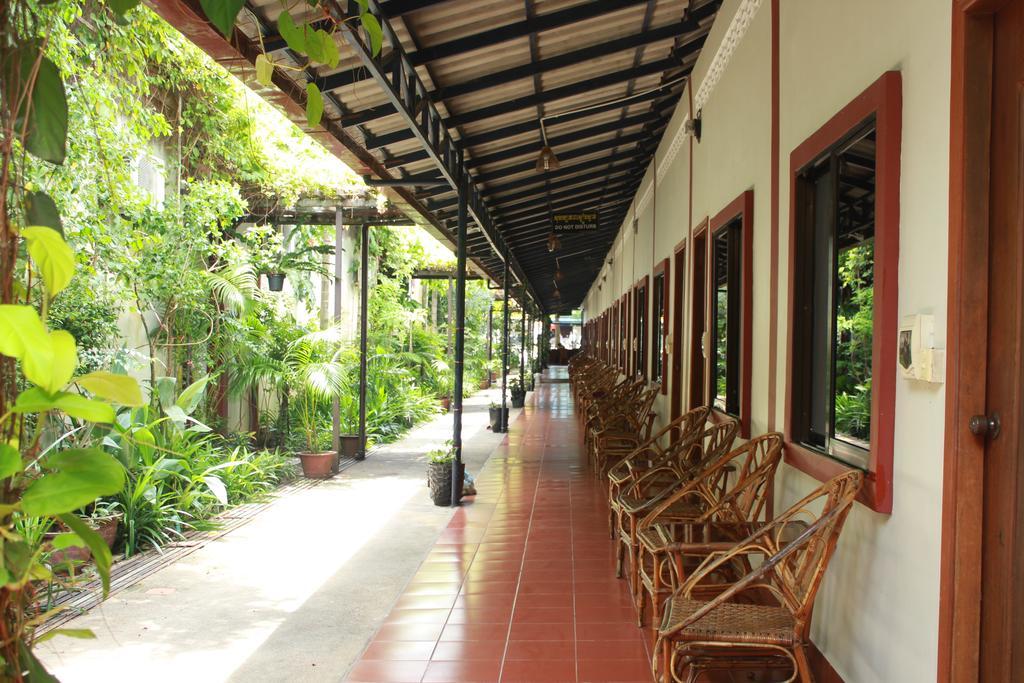 Zana Beach Guesthouse Sihanoukville Exterior photo